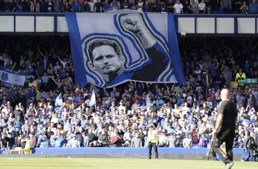 Lampard merr pankinën e Chelseat, ai pranoi atë që pak do ta bënin