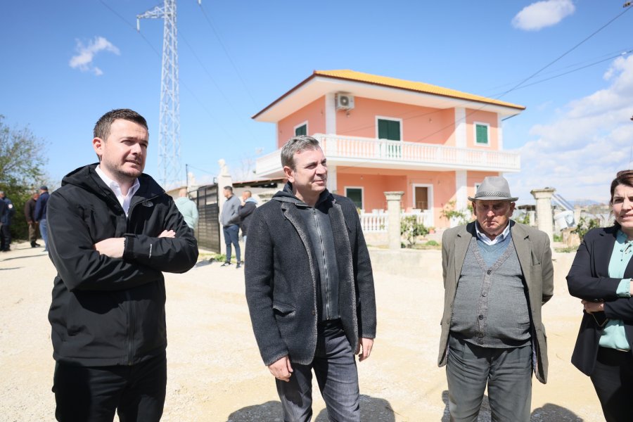 Zyrtarët e lartë të PS vazhdojnë të shkelin ligjin duke shfrytëzuar burimet publike për fushatë zgjedhore
