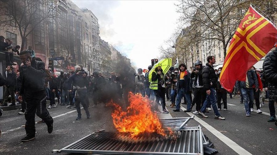 Protesta të dhunshme në Paris, 111 të arrestuar