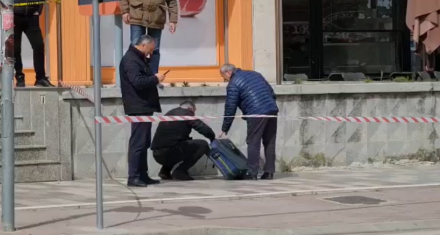 Valixhe e dyshimtë në një stacion autobusi në Gjirokastër, policia jep detajet