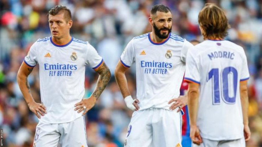 E ardhmja e Benzema, Modric dhe Kroos? Ancelotti sqaron situatën e tre lojtarëve  