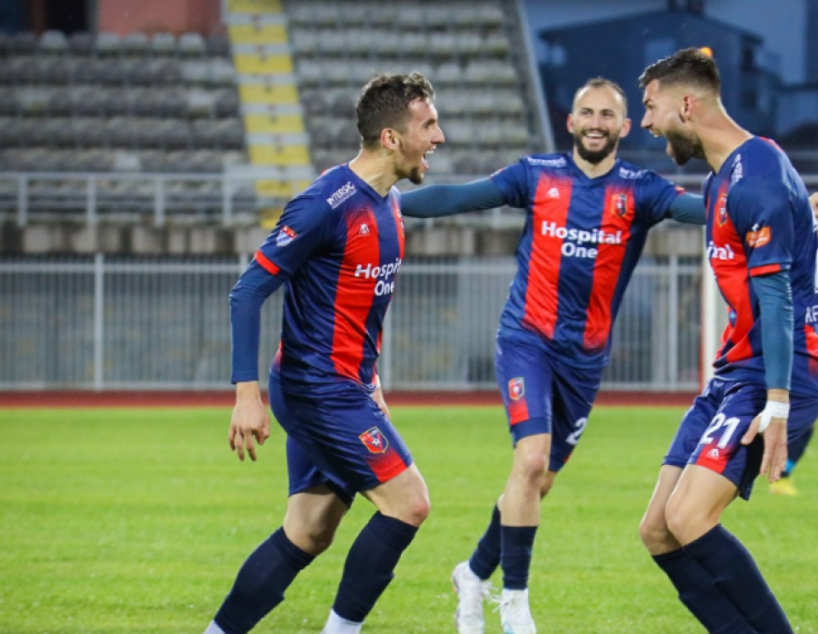 Superliga/ Vllaznia e nis mbarë me trajnerin e ri, Laçi përmbys Teutën