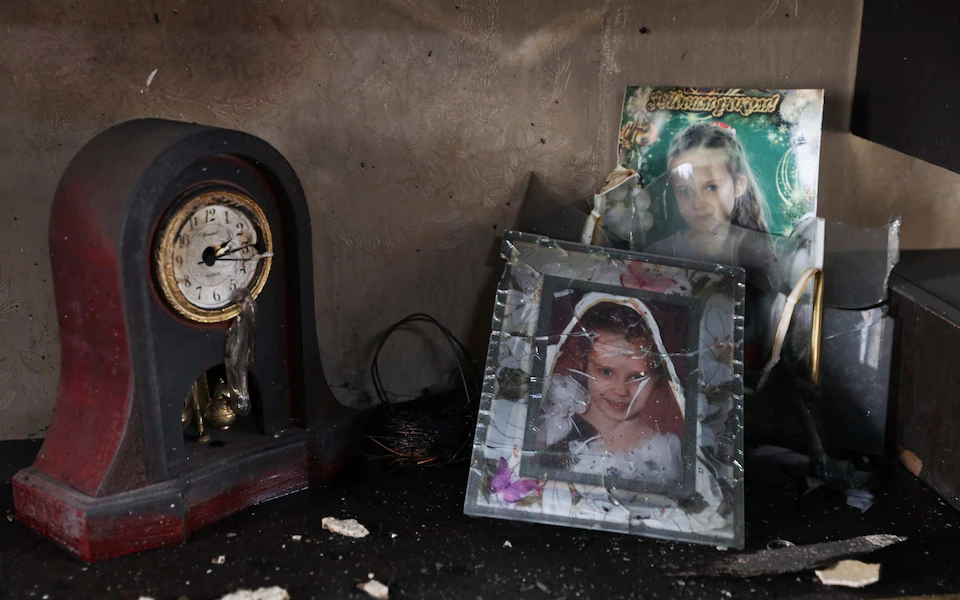 Fëmija vritet bashkë me prindërit, Rusia godet si veriun dhe jugun e Ukrainës