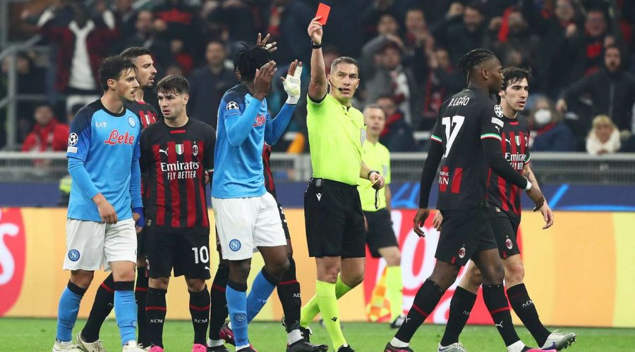 Milan i bëhet 'mankth' Napolit, fiton raundin e parë të Champions League