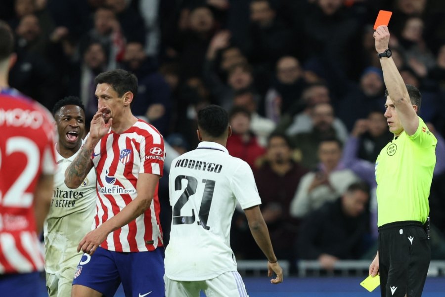 Frikë nga presionet, Atletico Madrid propozon idenë për ‘arbitra surprizë’