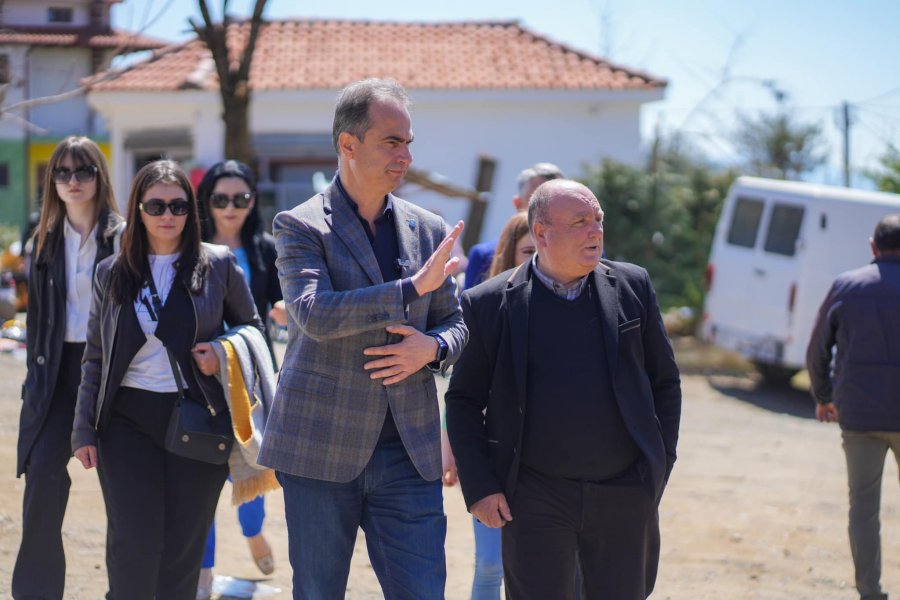 Luçiano Boçi në Gjinar, te banorët e gënjyer nga Rama dhe Llatja me projektin e '100 fshatrave'