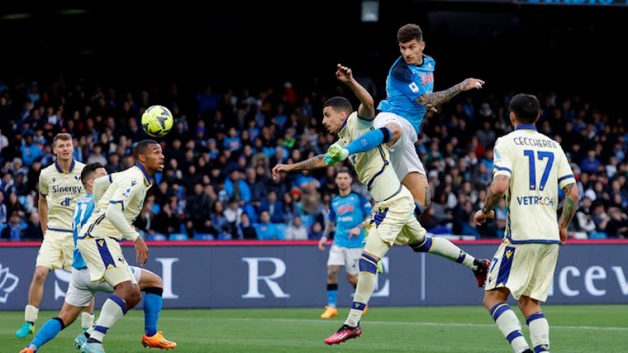 Mendjen te Championsi, Napoli ndalet nga Verona