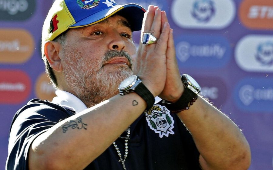 Maradona kishte shanse për të jetuar/ Rihapet gjyqi për shkaqet e vdekjes, 8 persona nën akuzë