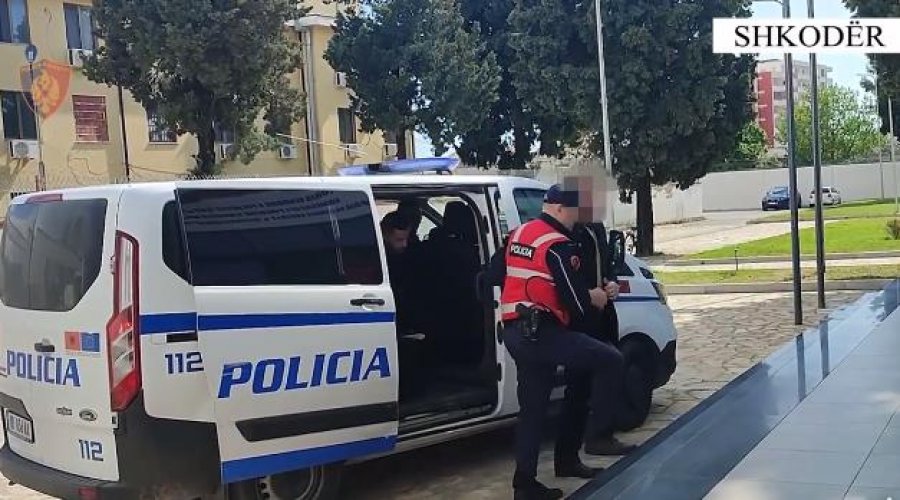 EMRAT/ Lëshonte dëftesa për 3200 euro, arrestohet drejtori i shkollës 9-vjeçare dhe bashkëpunëtori i tij
