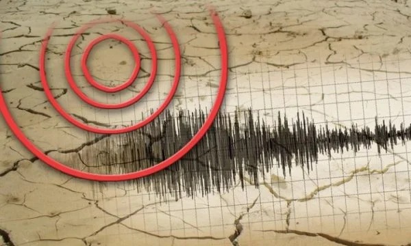 Tërmet i fortë në Itali, epiqendra në det dhe vetëm 6 km nga bregu