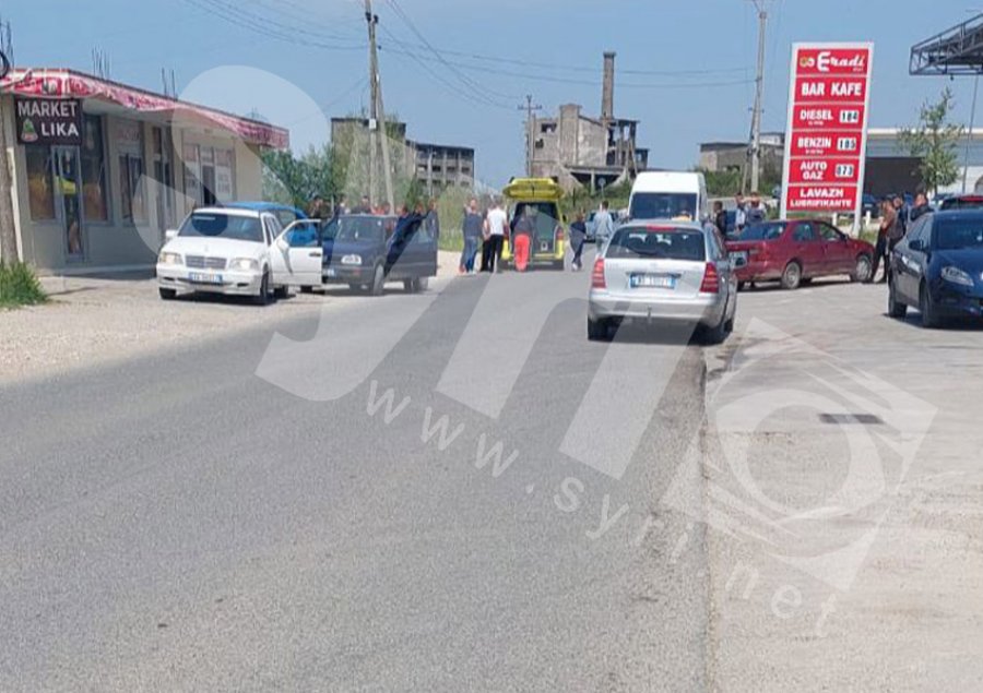 FOTO/ Përplaset nga makina një grua në aksin Laç-Milot, e rëndë gjendja e saj 