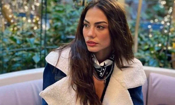 U spekulua për tradhti, aktorja turke tregon arsyen e ndarjes 8 muaj pas martesës