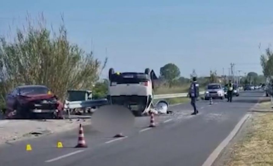 Aksident në aksin Shkodër - Velipojë, përmbyset kamionçina, plagoset një grua