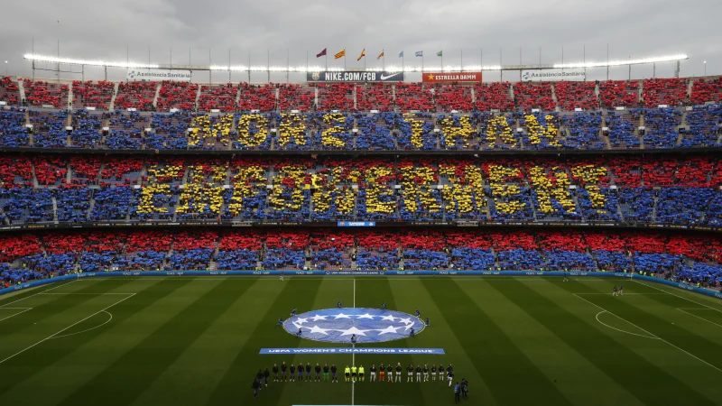 Publikohen formacionet e supersfidës Barcelona-Atletico Madrid, ja si rreshtohen skuadrat në ‘Camp Nou’