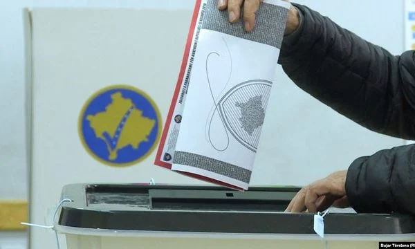 Ja sa qytetarë  votuan në Rrogozhinë deri në orën 12:00