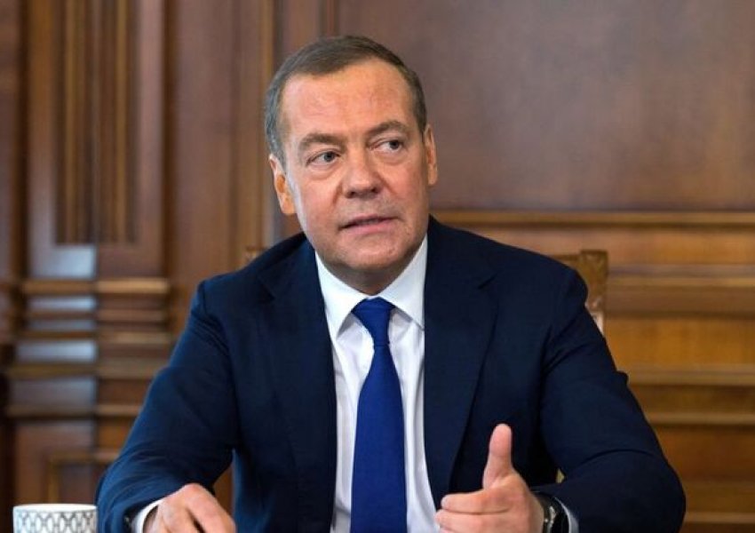 Medvedev sulmon ShBA: Çfarë mund ta ndalojë obsesionin maniak të Amerikës për të nxitur konflikte në të gjithë planetin?