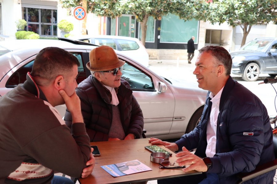 FOTO/ Igli Cara takime me qytetarët: Durrësi na bën bashkë