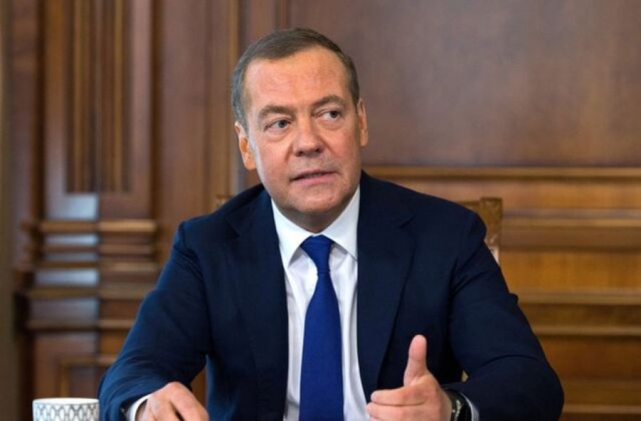 Medvedev: Jemi në prag të një luftë të re botërore