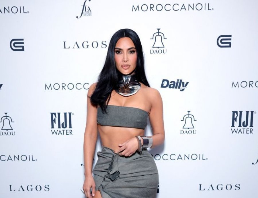 Kim Kardashian duket ndryshe dhe fansat nuk janë aspak të kënaqur me 'fytyrën e saj të re'