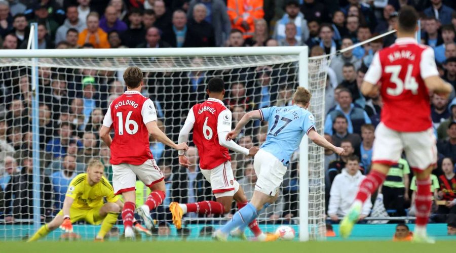 Sfida e titullit në Angli, Manchester City i tregon forcën e kampionit Arsenalit