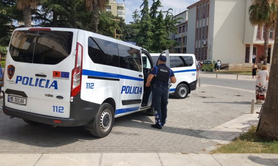 ‘Dhuna në familje dhe thyerje e vendimit të Gjykatës”, dy të arrestuar në Durrës