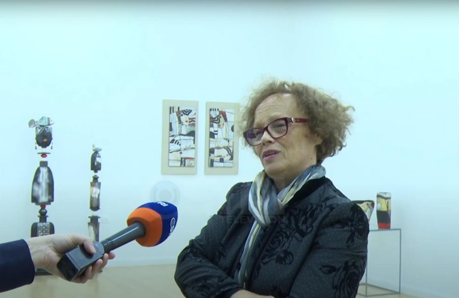 SYRI TV/ Legjendat e figurat mitologjike në një ekspozitë, Mira Kuçuku: Unë e shoh qeramikën si grua