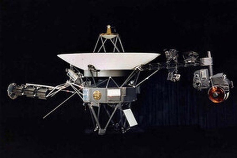 NASA humb sondën e saj Voyager 2, ndodhet në hapësirë rreth 12.3 miliardë milje larg Tokës