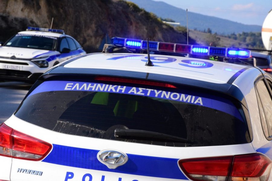 EMRI/ Shqiptarët përplasen me armë në ishullin grek, plagoset njëri