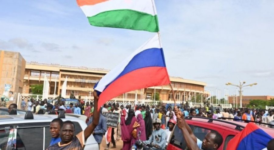 Junta mbyll hapësirën ajrore të Nigerit për shkak të 'rrezikut nga ndërhyrja ushtarake'