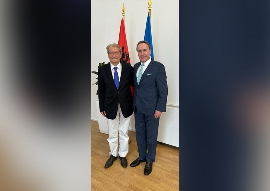 ‘Kënaqësi e veçantë ‘/ Berisha pret Presidentin e nderit të Federatës Pan shqiptare, ‘VATRA’