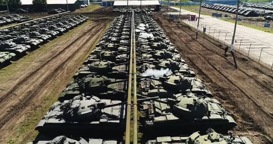 Një 'relikte' lufte, Putin nxjerr në betejë tanket e ndryshkura