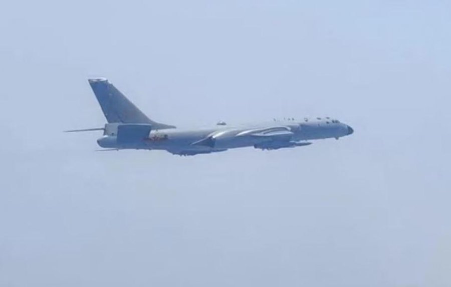 Tajvani ngre alarmin, 10 avionë kinezë hyjnë në zonën e mbrojtjes ajrore të ishullit