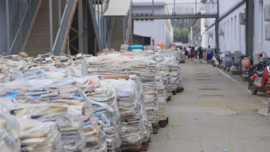 Përmbytjet në Kinë shkatërruan magazinat e disa shtëpive botuese, miliona libra të dëmtuar