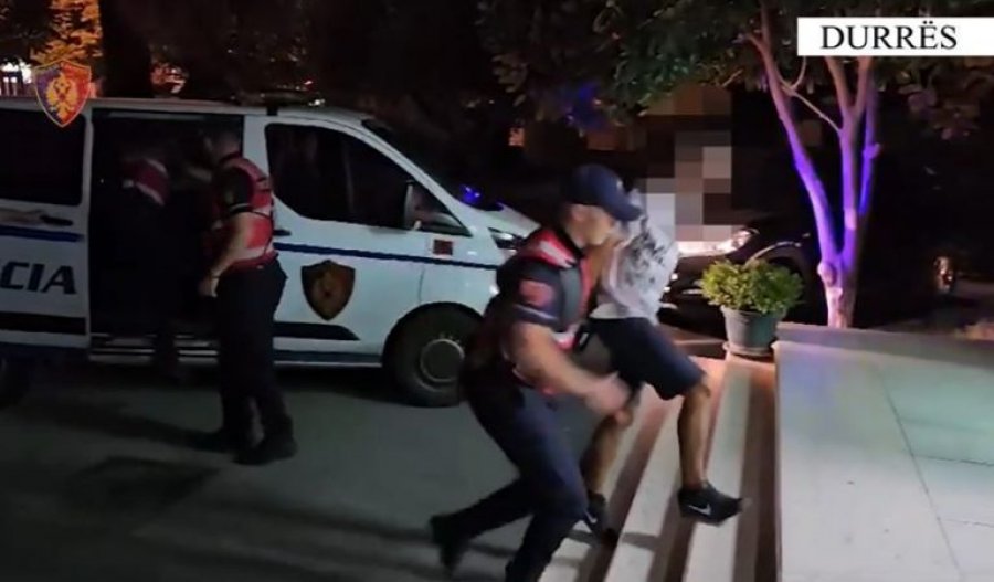 Kishin përshtatur një agjenci sigurimesh për të shitur kanabis, tre të arrestuar në Durrës