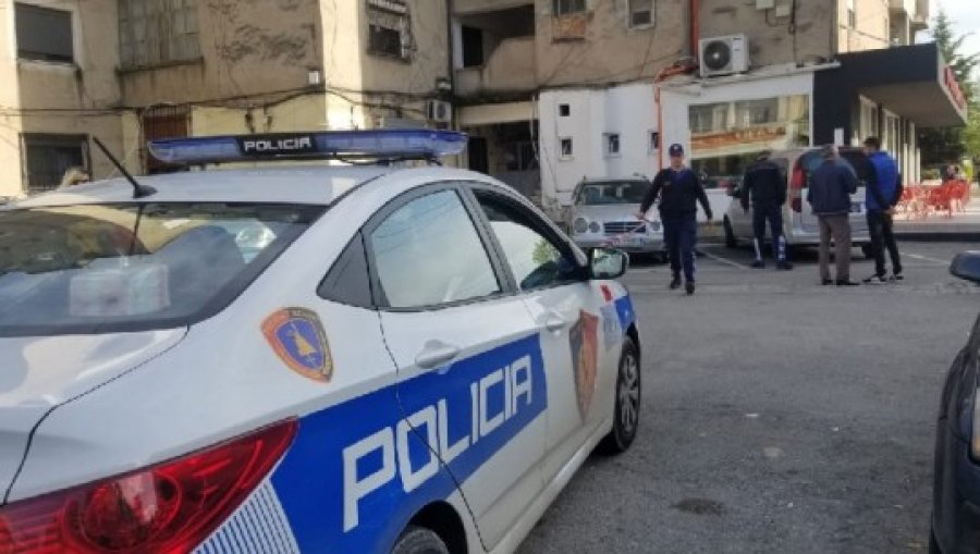 EMRI/ Theu ‘arrestin e shtëpisë’, i riu në Durrës kapet duke shitur drogë, arrestohet