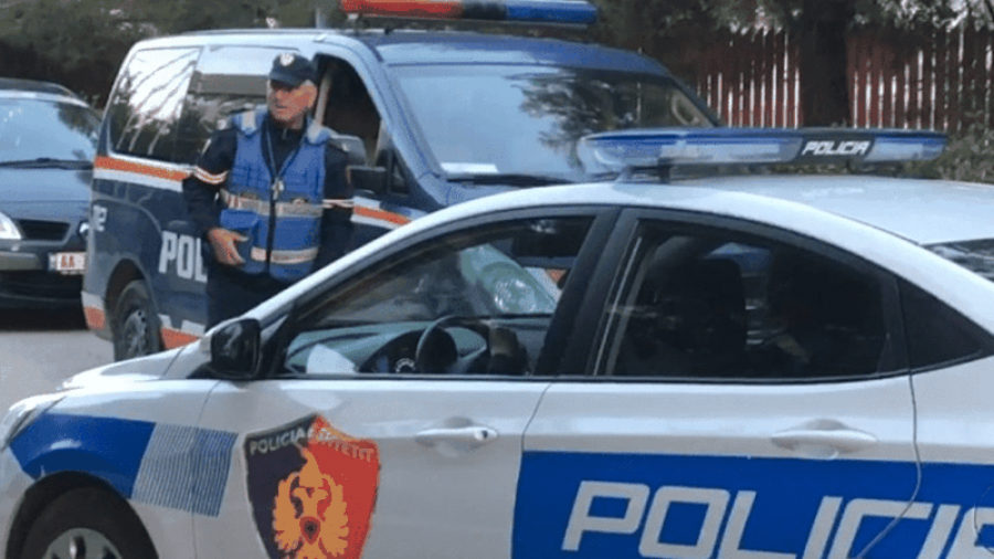 Vodhën automjetin në Vlorë, shoqërohen dy të rinj
