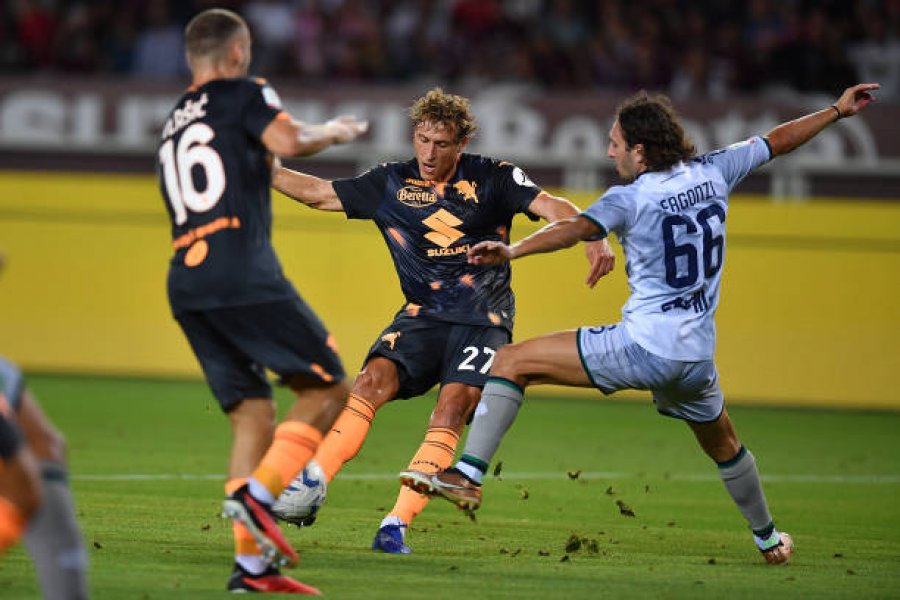 VIDEO/ Vojvoda realizon euro-gol dhe ndihmon Torinon të kalojë në raundin tjetër të Kupës së Italisë