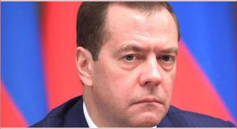 Medvedev: Nëse Ukraina jep territorin për NATO-n, duhet të heqë dorë edhe nga Kievi