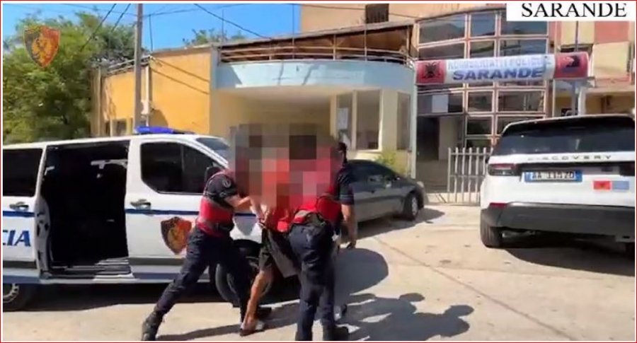Sarandë/ Nuk iu bind urdhrit të policisë për të ndaluar dhe rrezikoi jetën e efektivëve, arrestohet 22-vjeçari
