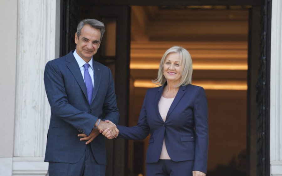 Mitsotakis nis takimet me kryeministrat në Athinë- Rama nuk u ftua, presidenti Begaj refuzoi ftesën