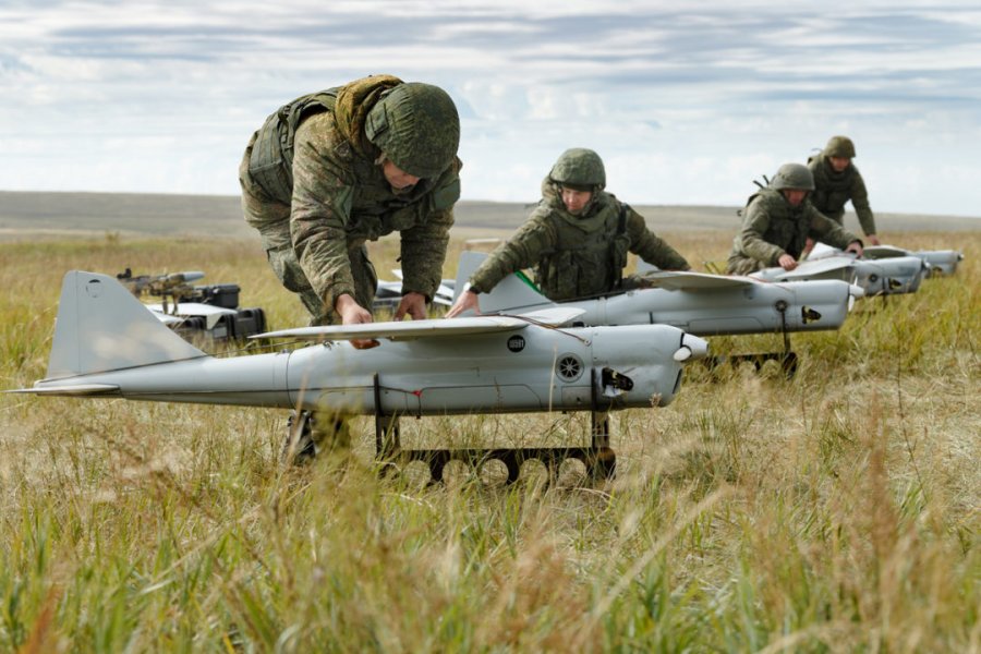 Rusia do të mësojë nxënësit e shkollave të mesme të pilotojnë dronë ushtarakë