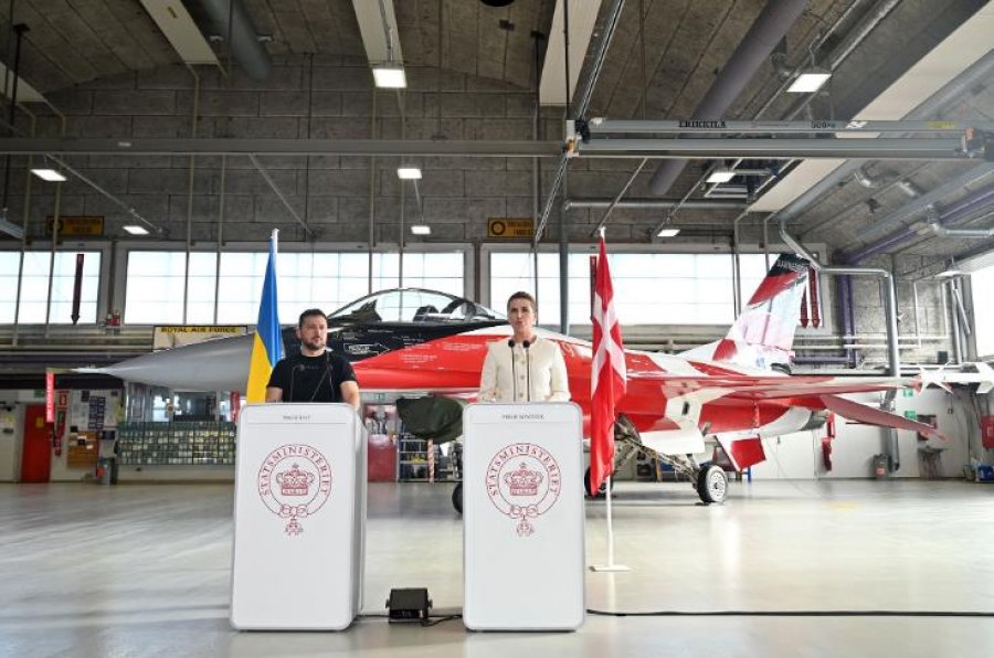 Zelensky falënderon Danimarkën për avionët luftarakë F-16