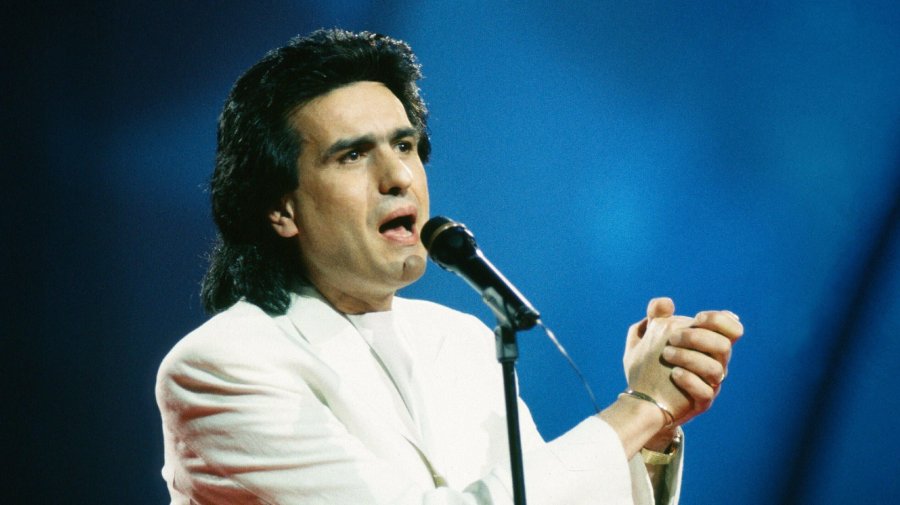 Vdes këngëtari i famshëm italian, mjaft i dashur për shqiptarët