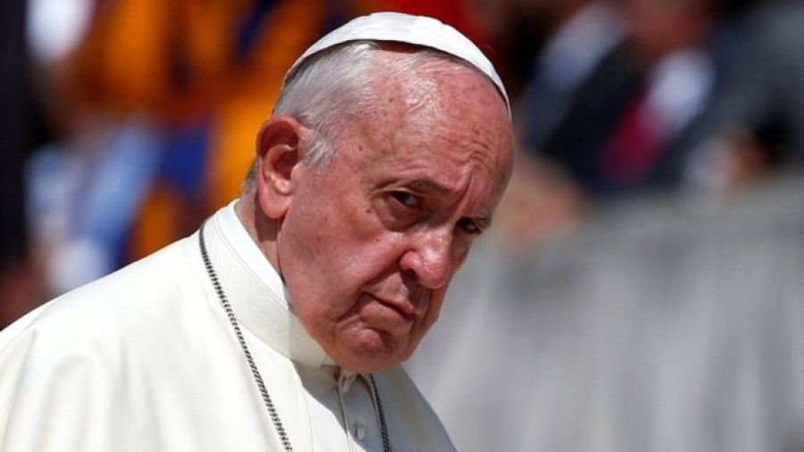 Papa Françesku: Kisha është e hapur për të gjithë, përfshirë homoseksualët dhe trans