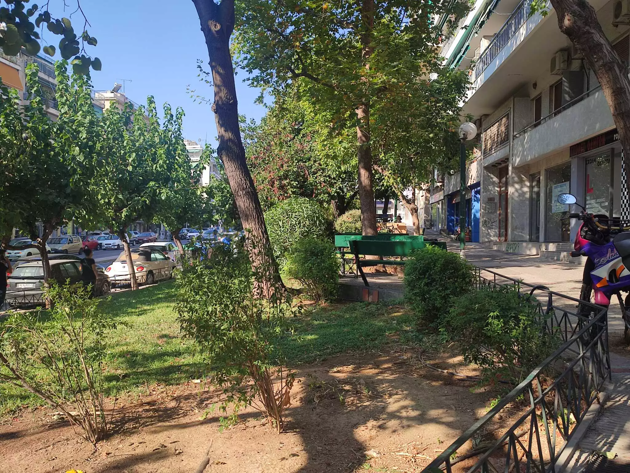 Atentat në Athinë, plagoset një shqiptar, anëtar bandash dhe një 20-vjeçare greke