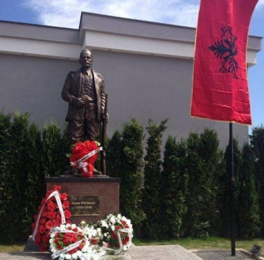 Tmerri i çetnikëve sllavë dhe OZNA-s, shqiptarët nderojnë 'Trimin e Dukagjinit', Ndue Përlleshin në 74 vjetorin e rënies heroike!