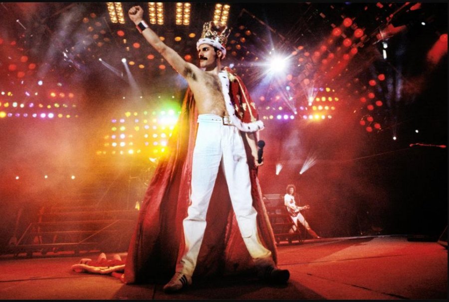 FOTO/ Del në ankand pasuria e Freddie Mercury