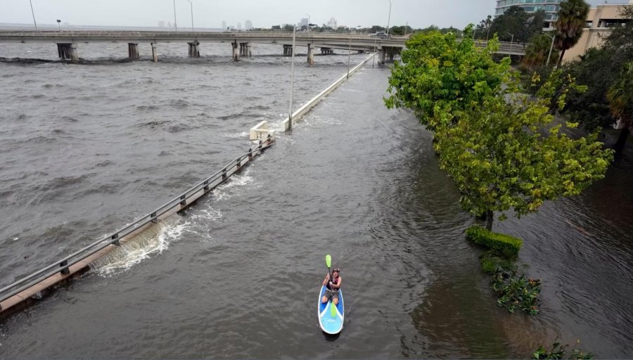 FOTO/ uragani vdekjeprurës godet Floridan, mijëra persona në rrezik