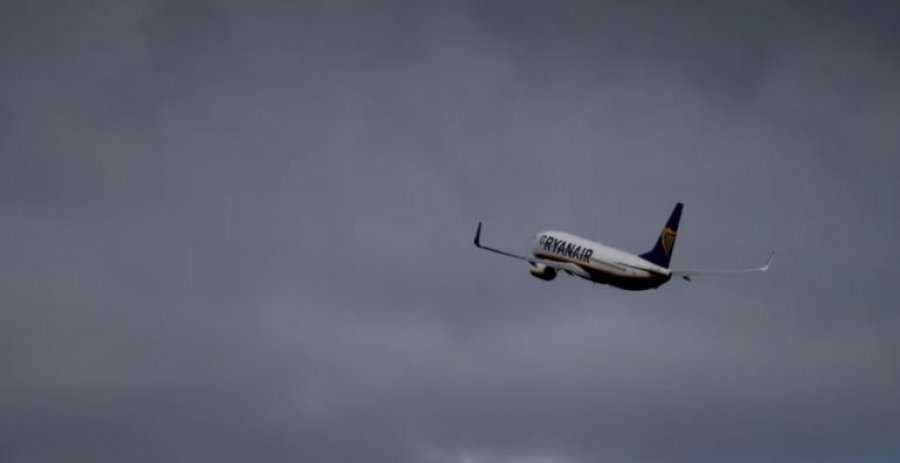 Franca kërkon rritjen e çmimit të fluturimeve, ministri i Transportit: Nuk duhet të ketë bileta 10 euro me këtë ndotje    