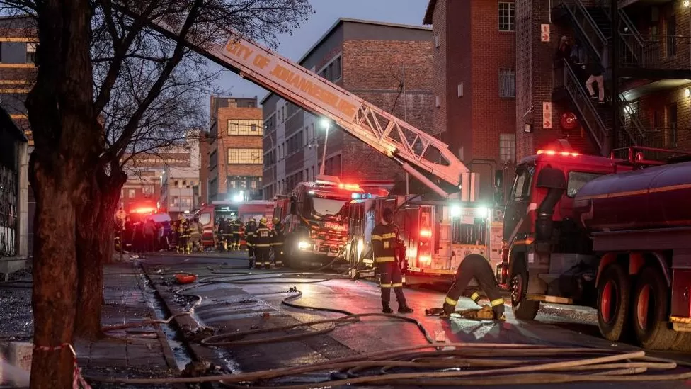 52 të vdekur nga zjarri në një bllok apartamentesh në qendër të Johanesburgut
